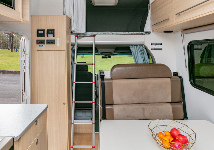 Image of a Motorhome - Image 10