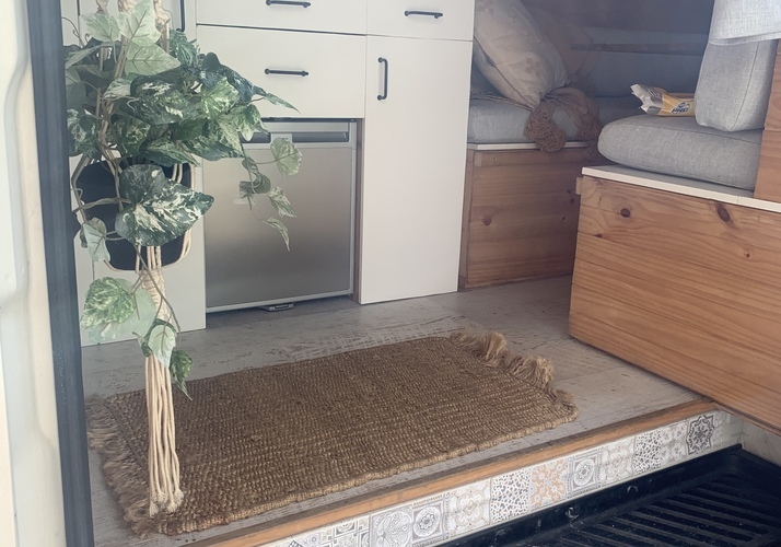 Image of a Campervan - Image 6