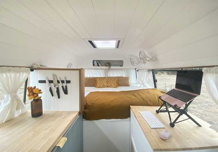 Image of a Motorhome - Image 3