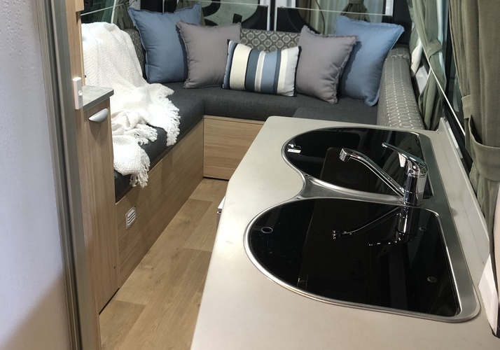 Image of a Motorhome - Image 8