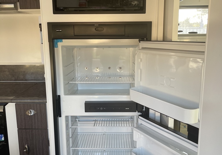 Image of a Caravan - Image 6