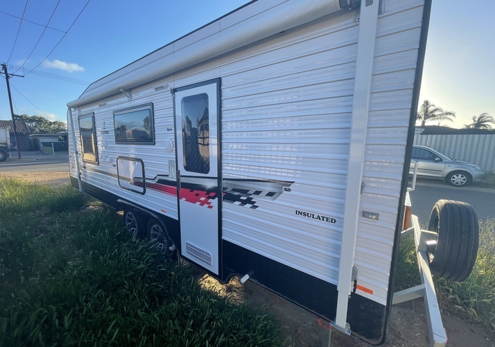 Image of a Caravan - Image 2