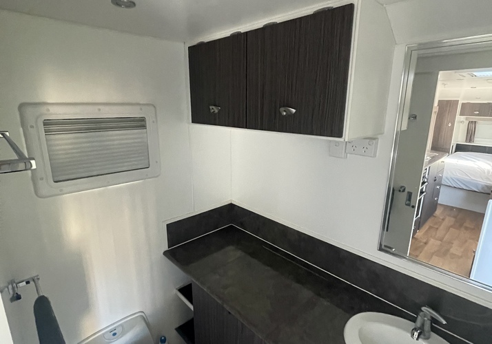 Image of a Caravan - Image 1