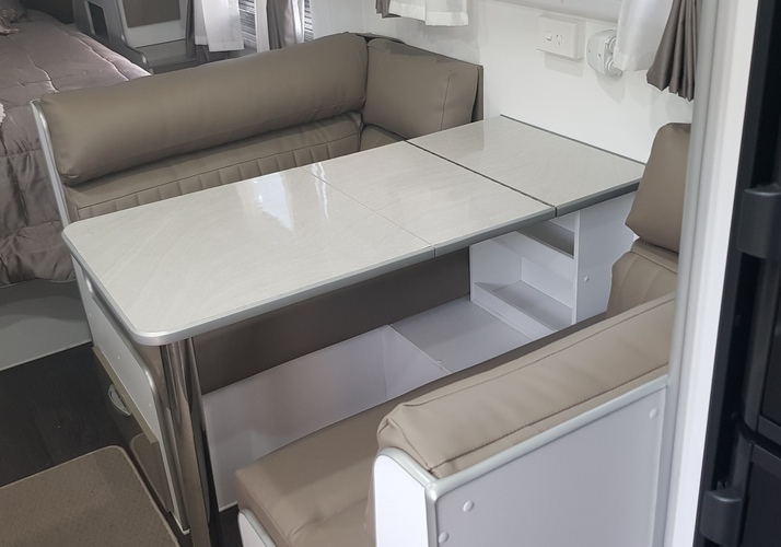 Image of a Caravan - Image 18