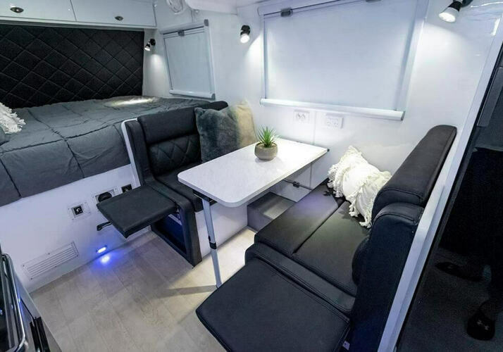 Image of a Caravan - Image 2