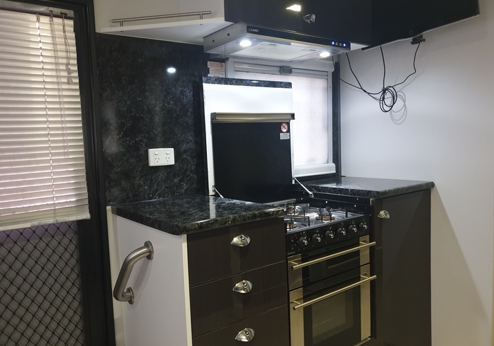 Image of a Caravan - Image 4