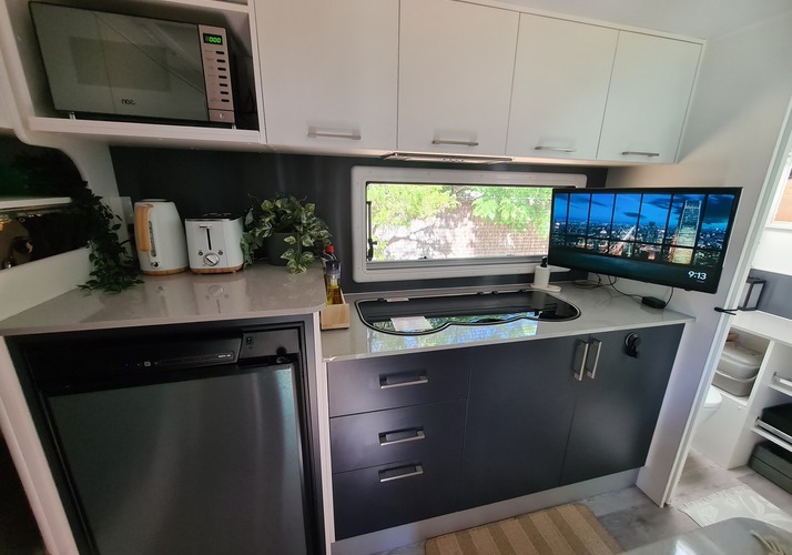 Image of a Caravan - Image 2