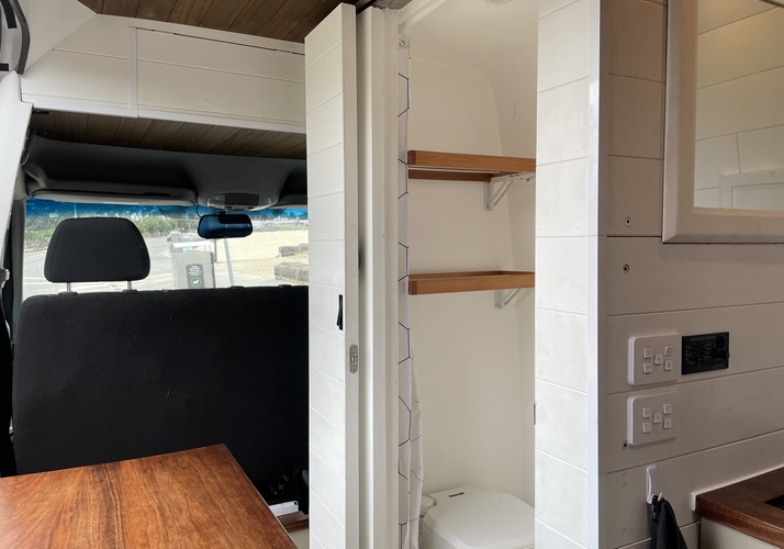 Image of a Campervan - Image 6