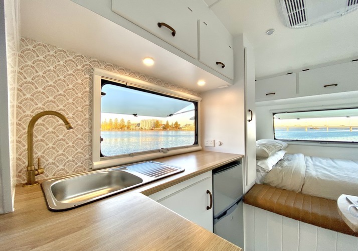 Image of a Motorhome - Image 7
