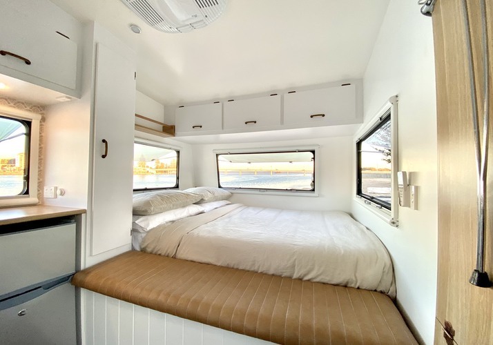 Image of a Motorhome - Image 8