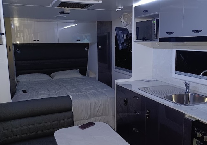 Image of a Caravan - Image 1