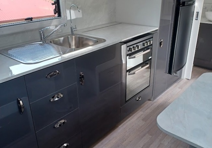 Image of a Caravan - Image 3