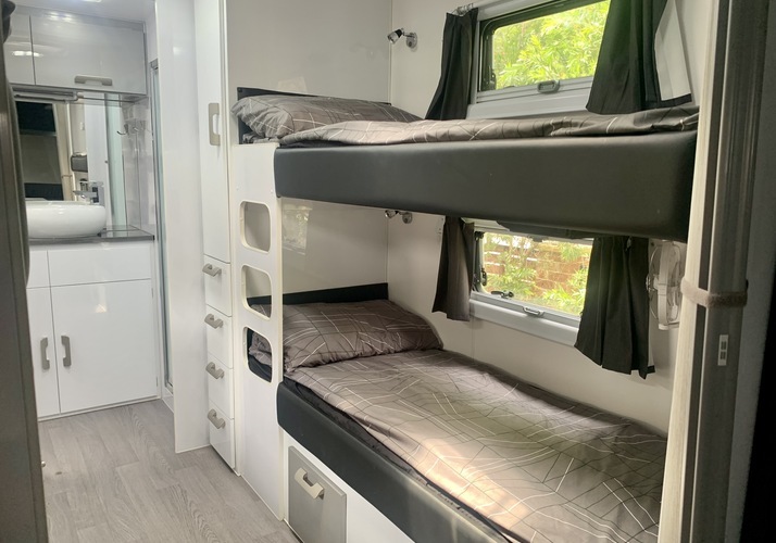 Image of a Caravan - Image 13