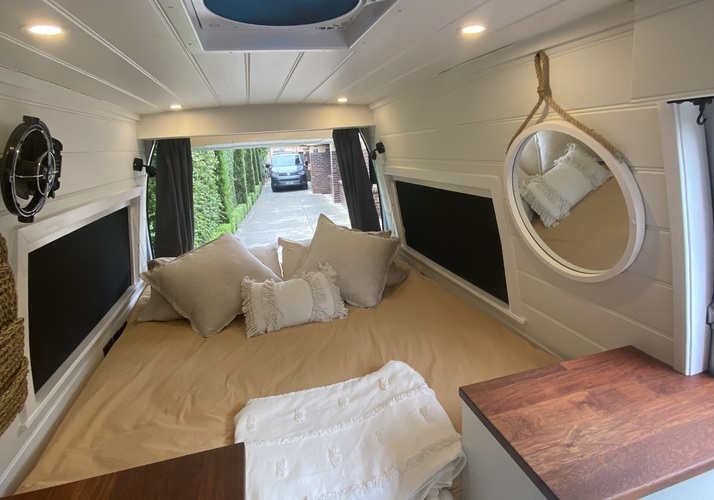 Image of a Campervan - Image 11