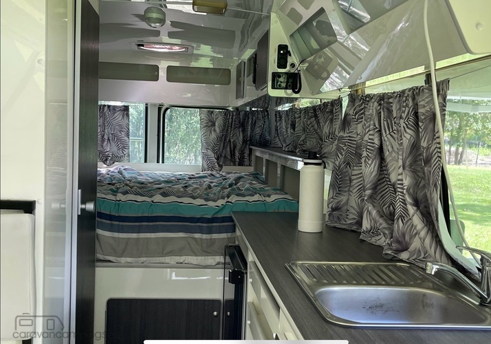 Image of a Motorhome - Image 8