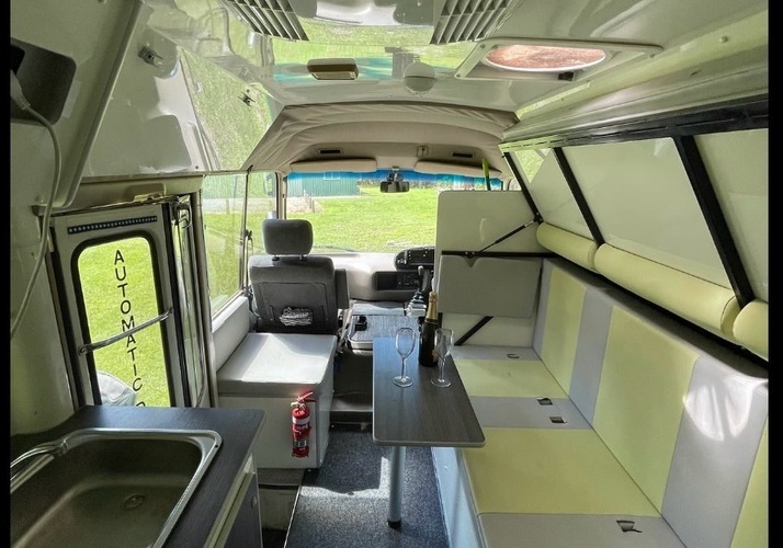 Image of a Motorhome - Image 5