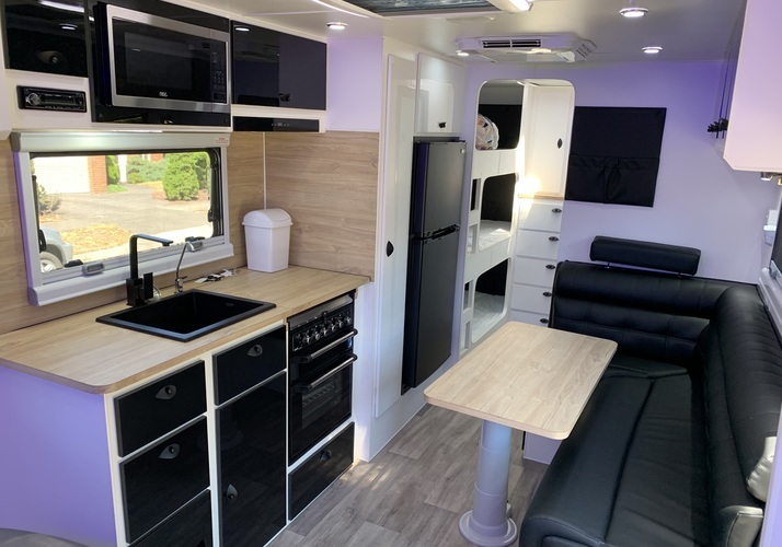 Image of a Caravan - Image 5