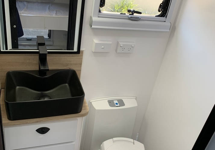 Image of a Caravan - Image 1