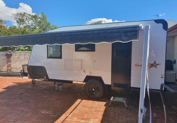 Image of a Caravan - Image 7