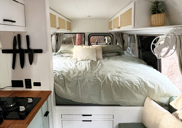 Image of a Motorhome - Image 1