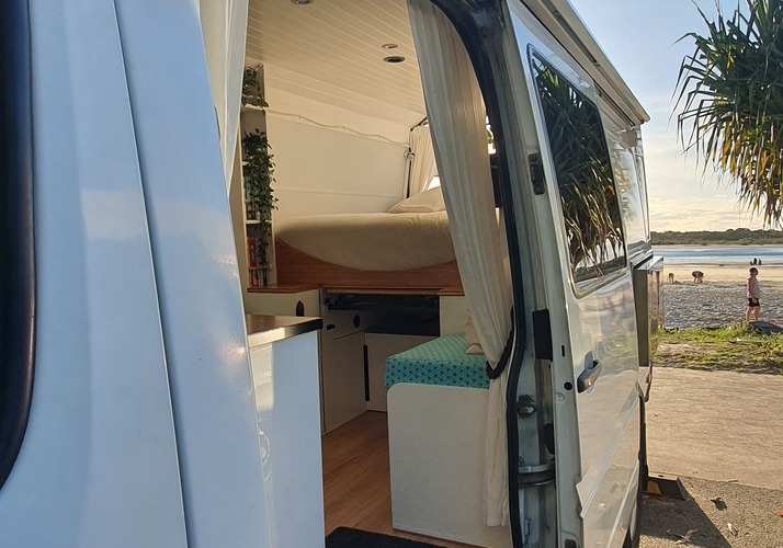 Image of a Campervan - Image 7