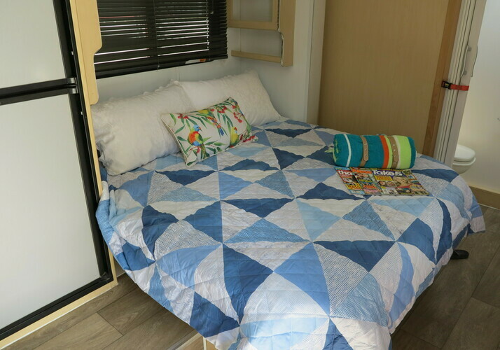 Image of a Motorhome - Image 10