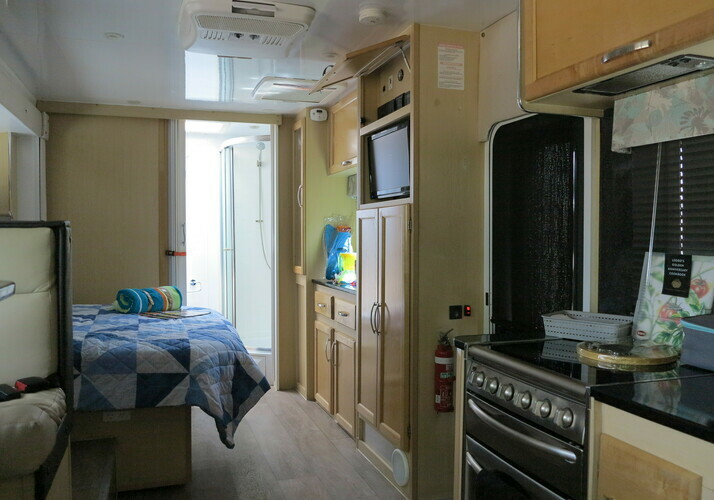 Image of a Motorhome - Image 11