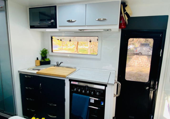 Image of a Caravan - Image 1