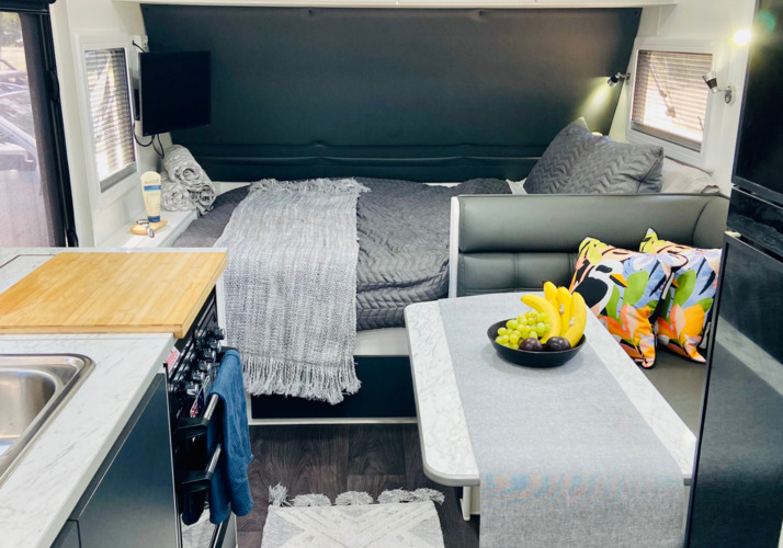 Image of a Caravan - Image 2