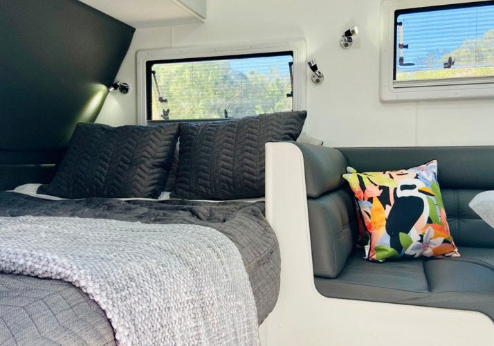 Image of a Caravan - Image 3