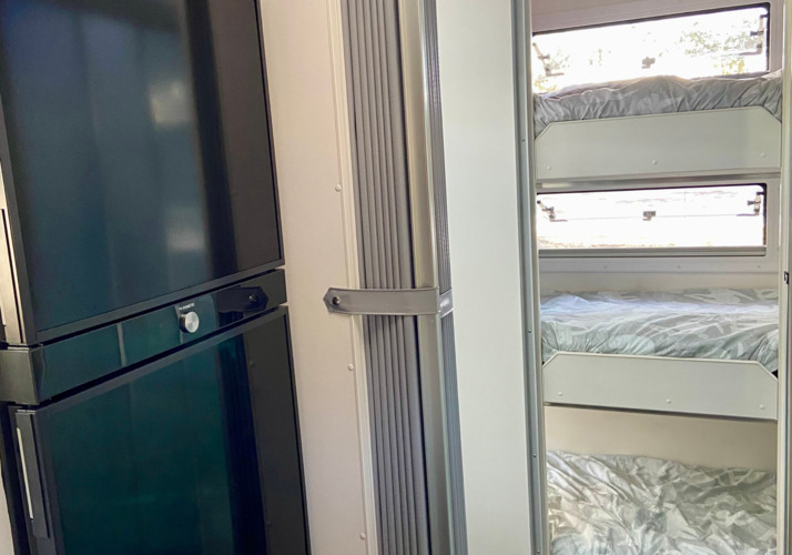 Image of a Caravan - Image 5