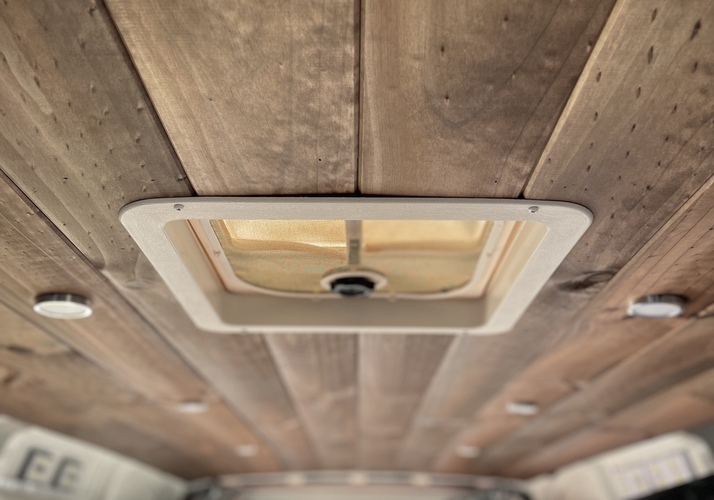 Image of a Campervan - Image 5