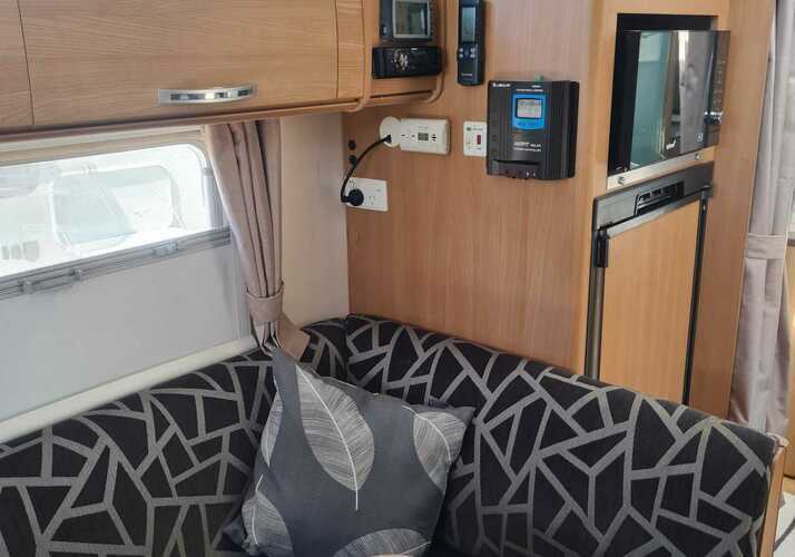 Image of a Caravan - Image 3