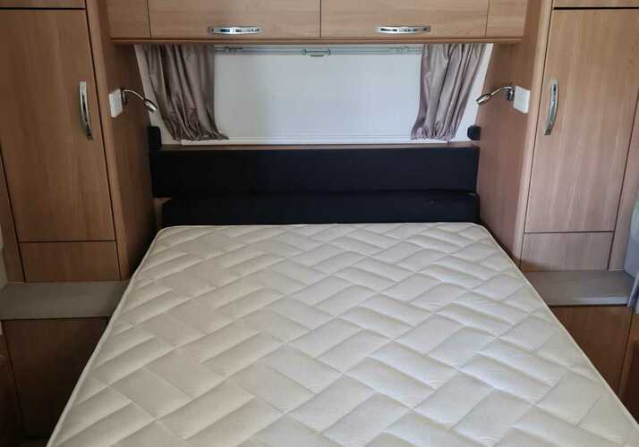 Image of a Caravan - Image 12