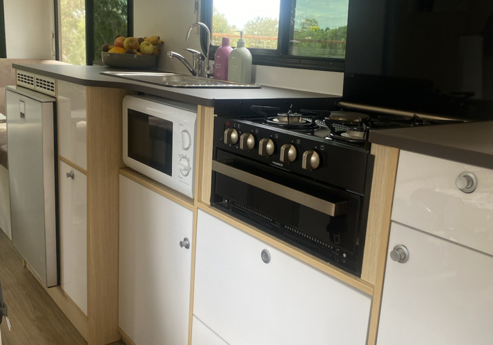 Image of a Motorhome - Image 5