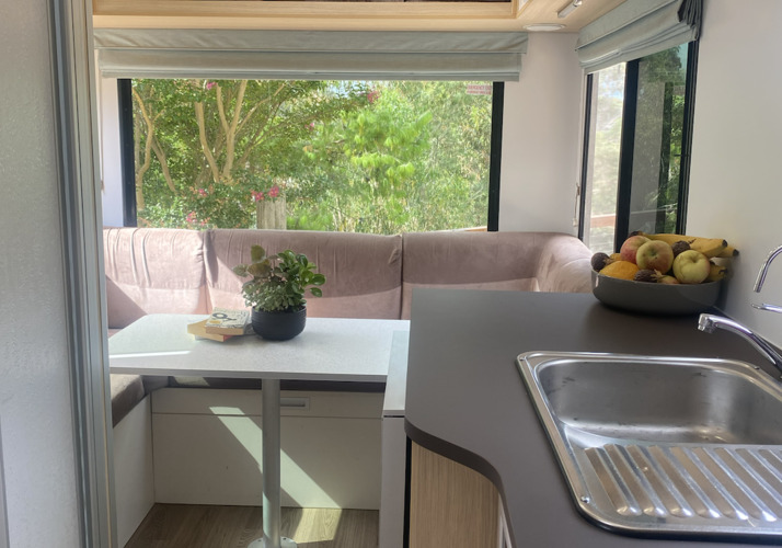 Image of a Motorhome - Image 3