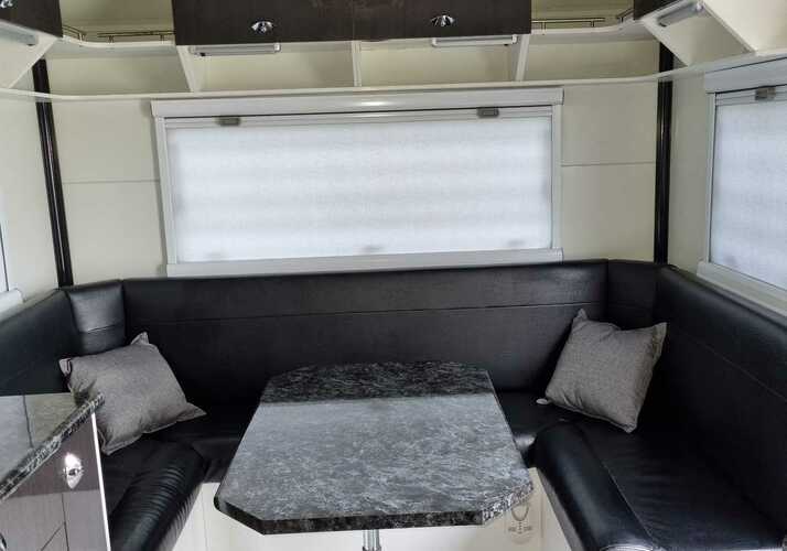 Image of a Caravan - Image 11