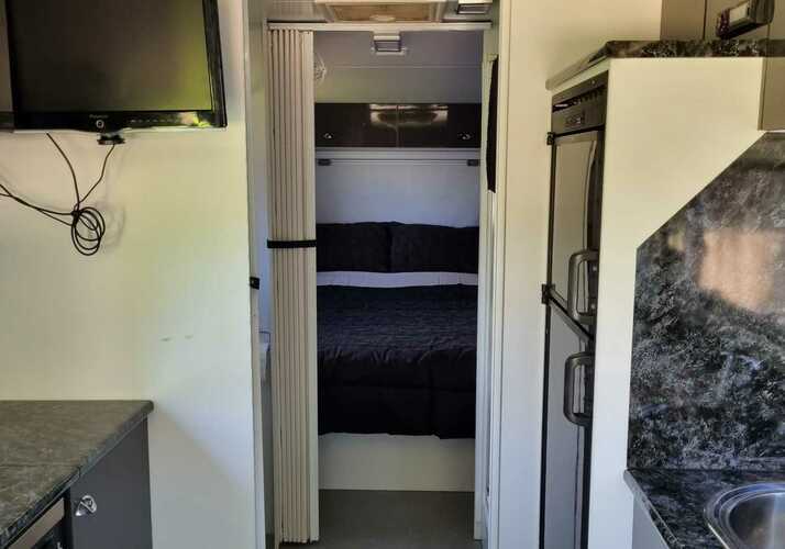 Image of a Caravan - Image 17