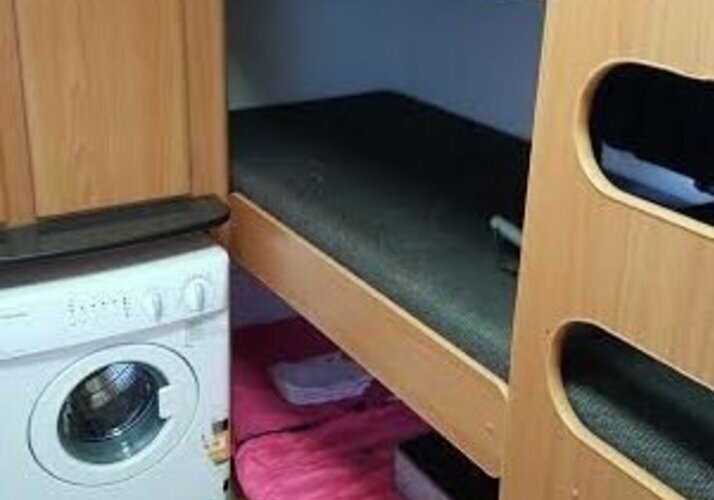 Image of a Caravan - Image 5