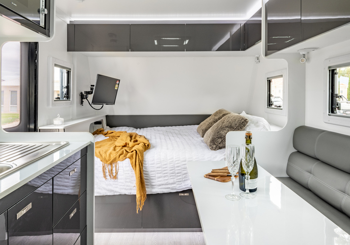 Image of a Caravan - Image 2