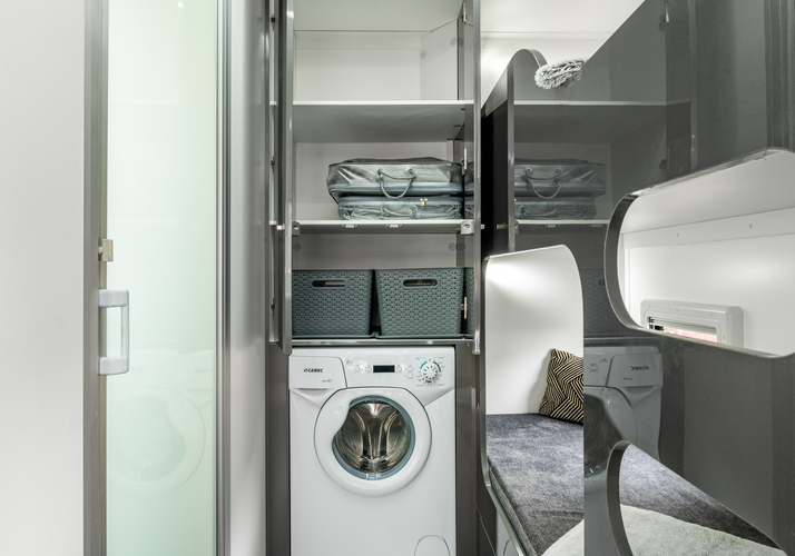 Image of a Caravan - Image 4