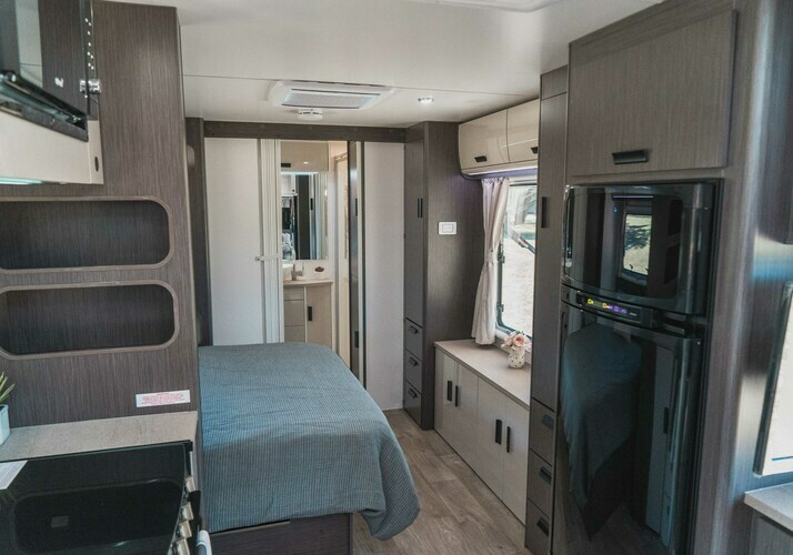 Image of a Caravan - Image 1