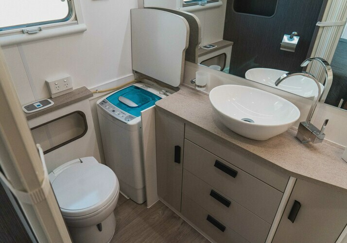 Image of a Caravan - Image 2