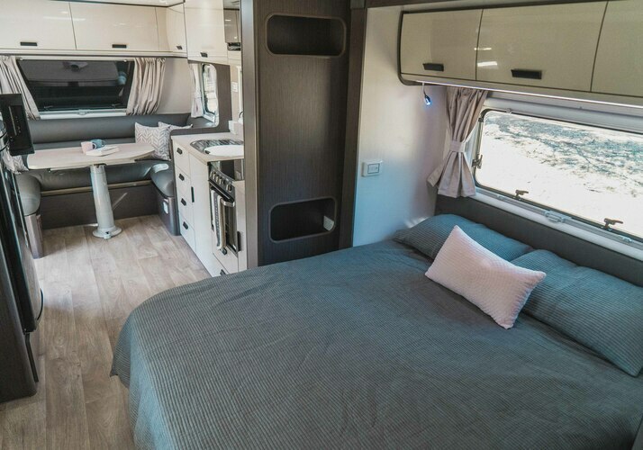 Image of a Caravan - Image 10
