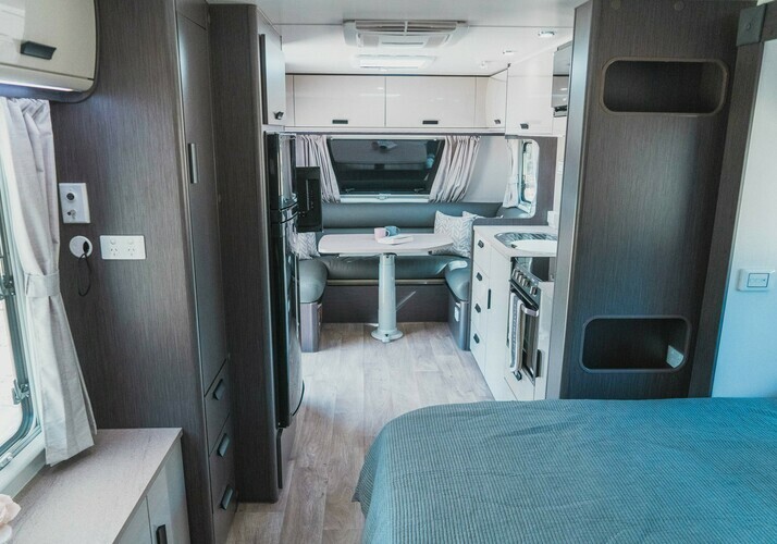 Image of a Caravan - Image 4