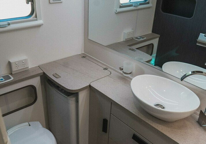 Image of a Caravan - Image 14