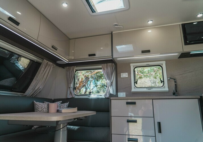 Image of a Caravan - Image 18
