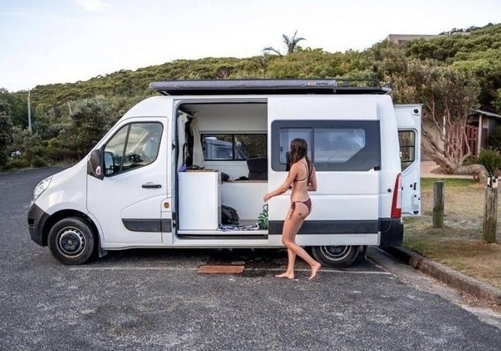 Image of a Campervan - Image 12