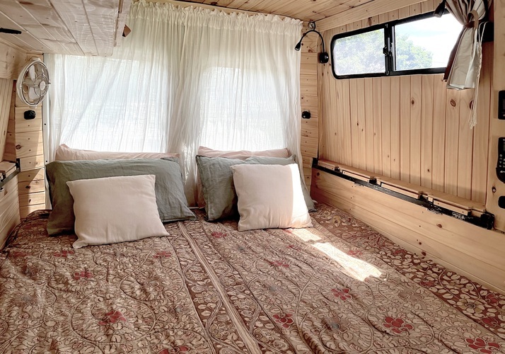 Image of a Campervan - Image 10