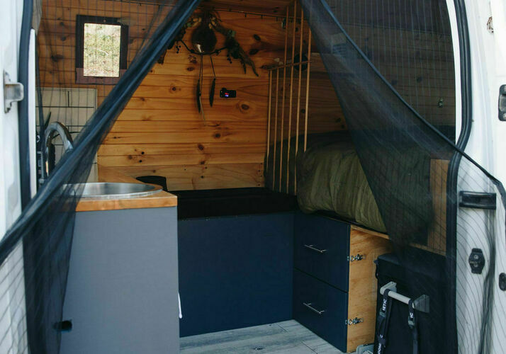 Image of a Campervan - Image 4